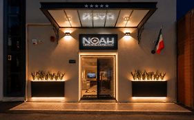 Noah Gate Hotel & Suites